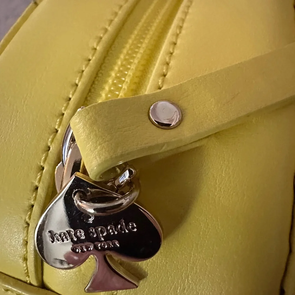 Kate Spade How Refreshing Pineapple Novelty  Women's Bag - Picture 9 of 16